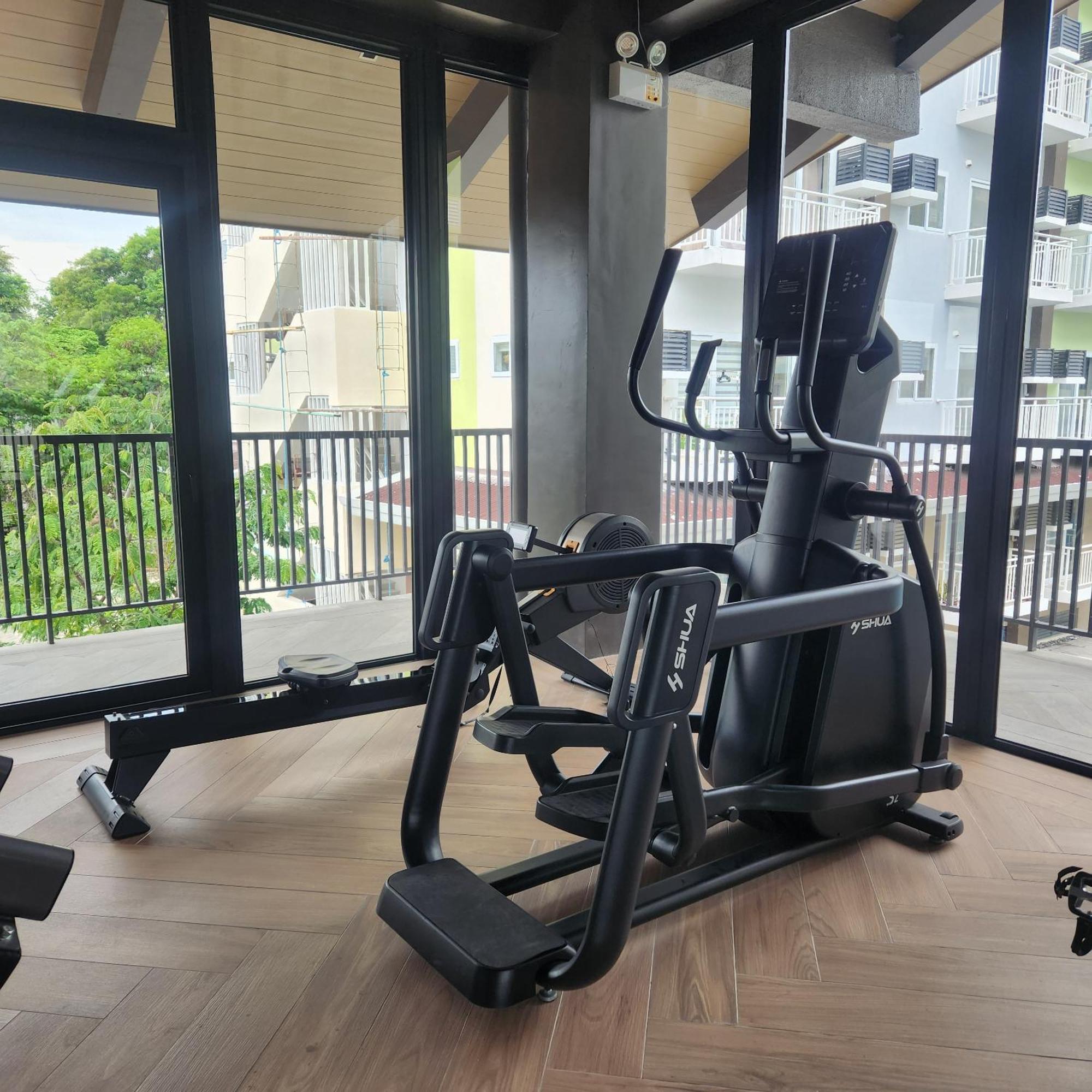 Condo Azur Suites A125 Amani Resorts Residences , 5 Minutes Airport, Netflix, Stylish, Cozy With Luxurious Swimming Pool Lapu-Lapu City Bagian luar foto